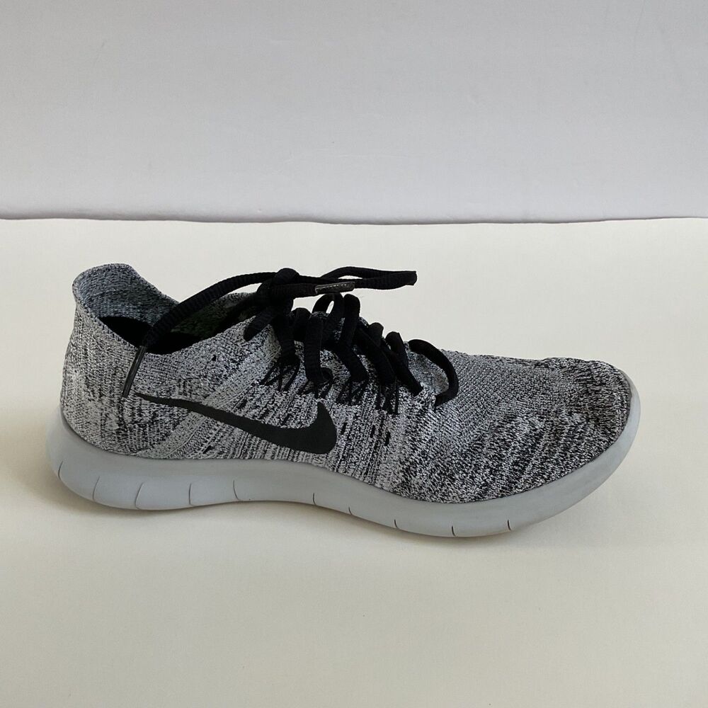 Nike Free RN Flyknit Women's Size 8 US Black White Oreo Running Shoes 880844-101 - Picture 2 of 10